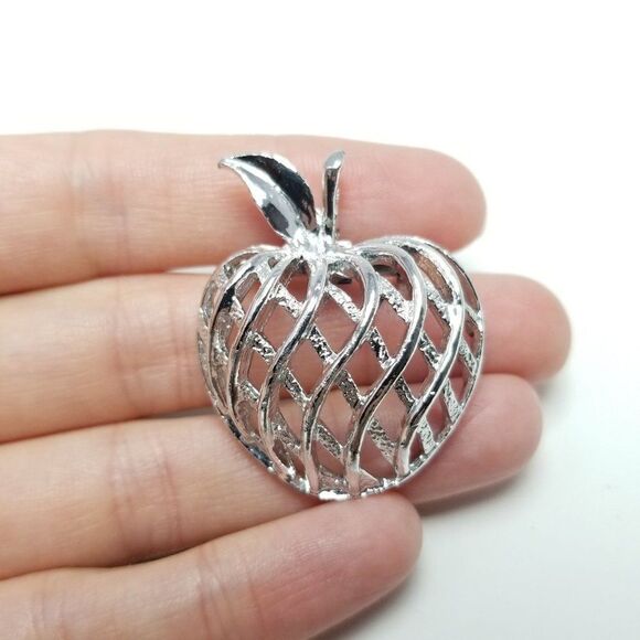 Vintage Gerry's Apple Brooch, Silver Tone, Unique Abstract Design, Retro Estate - Picture 5 of 7